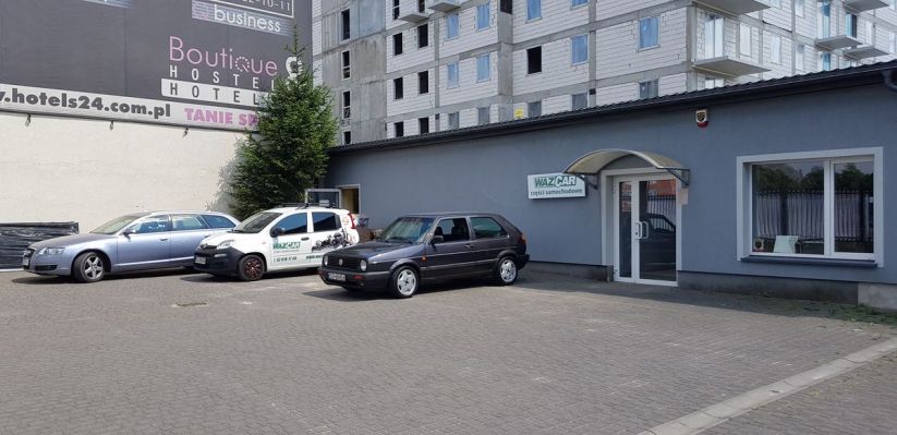 WazCar - sklep z częściami samochodowymi z zewnątrz