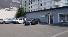 WazCar - sklep z częściami samochodowymi z zewnątrz